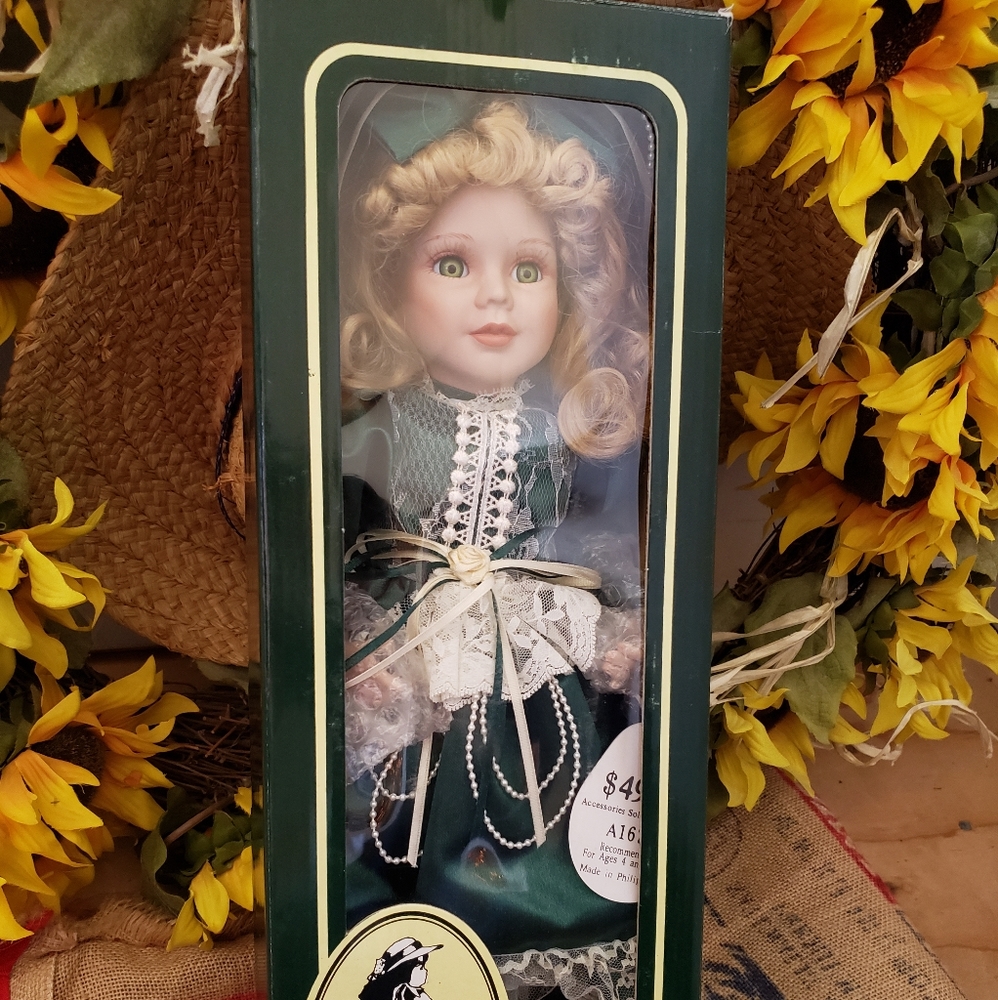 Geppeddo 16" Doll